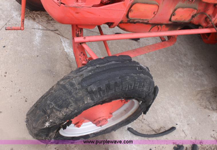 image for item 6278 1947 Case LA tractor