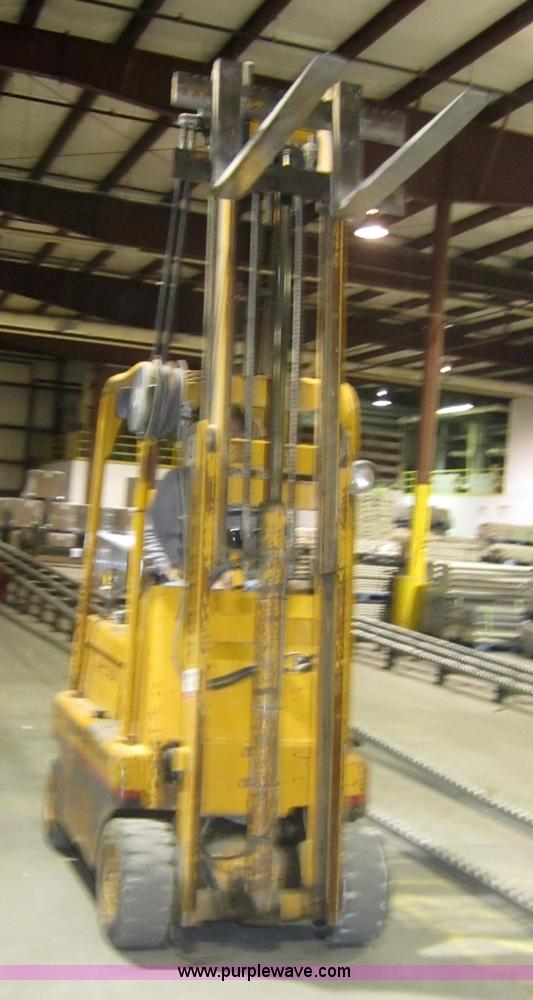 Hyster S40C forklift in Park City, KS Item 3123 sold Purple Wave