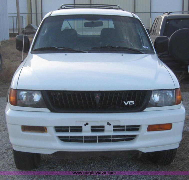 image for item 3152 1998 Mitsubishi Montero Sport LS