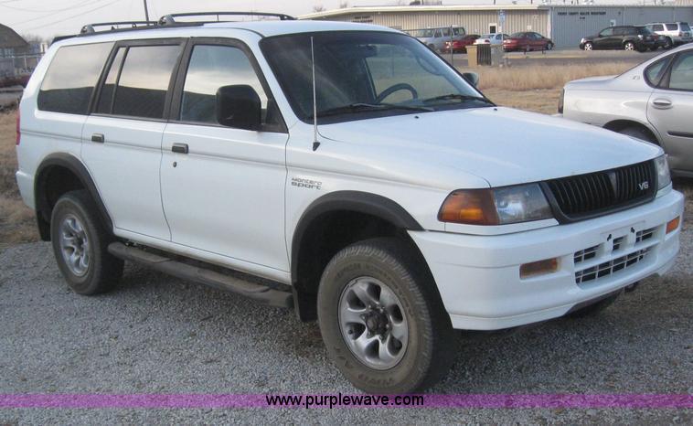 image for item 3152 1998 Mitsubishi Montero Sport LS