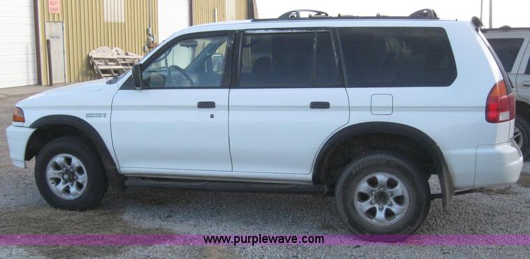 image for item 3152 1998 Mitsubishi Montero Sport LS