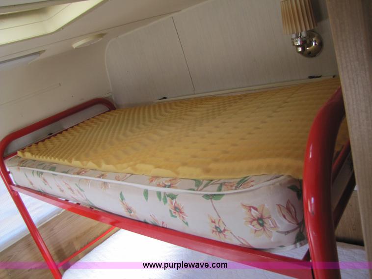 image for item 3561 1989 Jayco 29' travel trailer