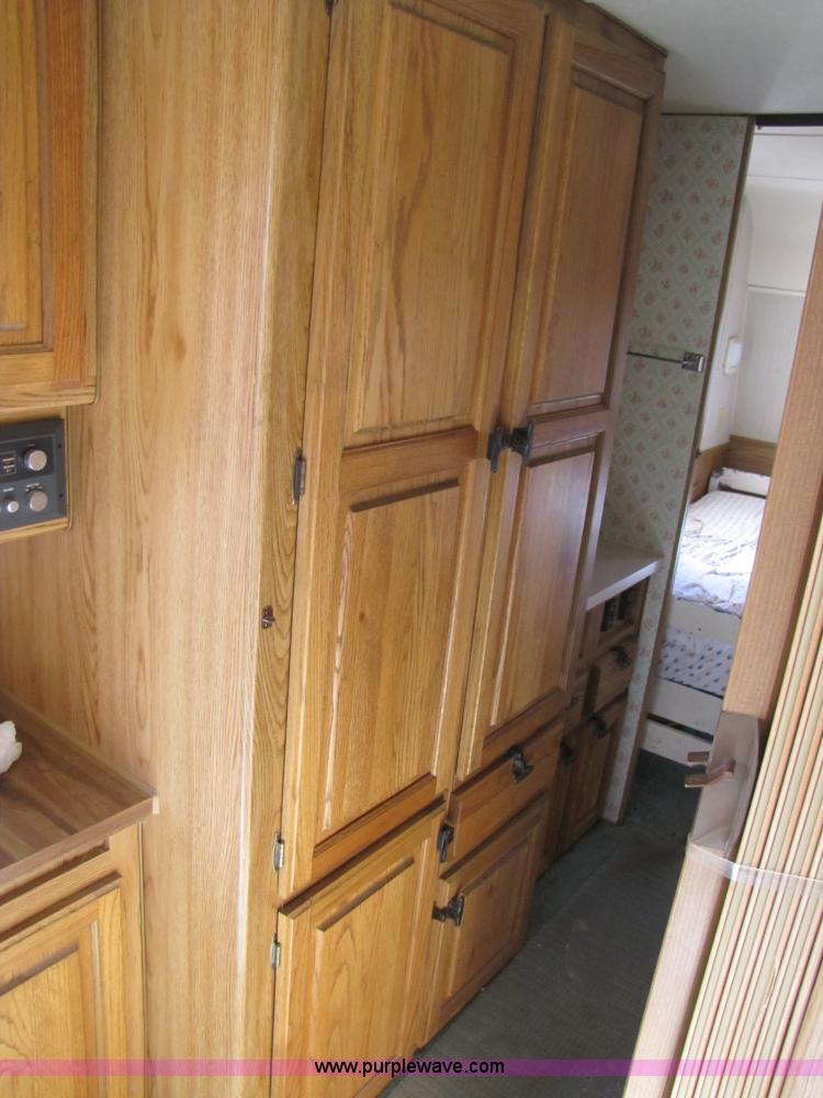 image for item 3561 1989 Jayco 29' travel trailer