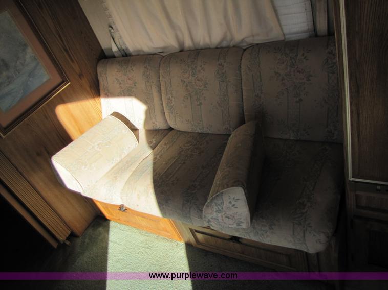 image for item 3561 1989 Jayco 29' travel trailer