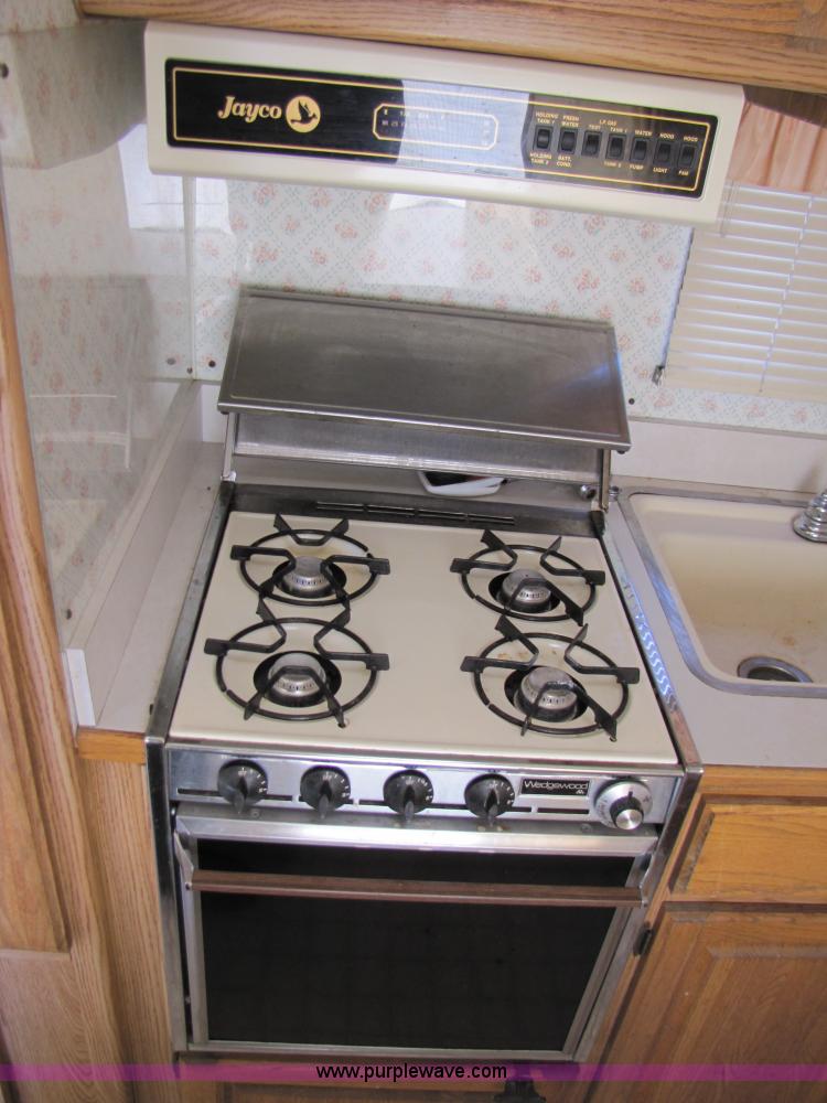 image for item 3561 1989 Jayco 29' travel trailer