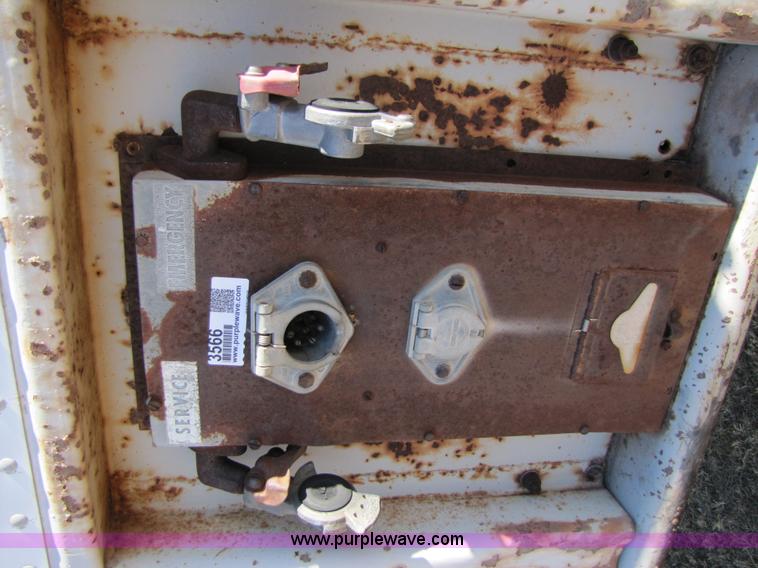 image for item 3566 1972 Gindy GF25450861 open top van trailer with tarp