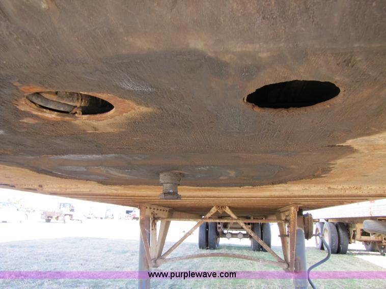 image for item 3566 1972 Gindy GF25450861 open top van trailer with tarp