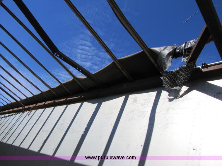 image for item 3566 1972 Gindy GF25450861 open top van trailer with tarp