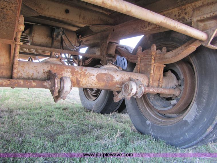 image for item 3566 1972 Gindy GF25450861 open top van trailer with tarp