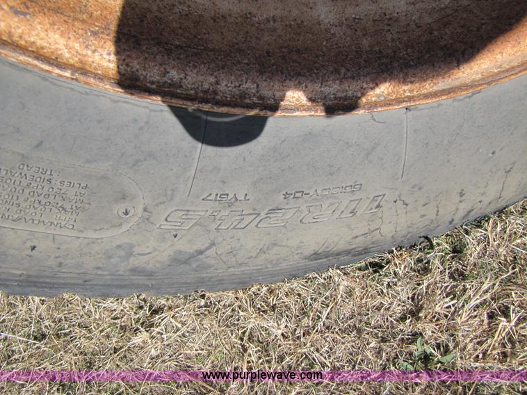 image for item 3567 1981 Fruehauf open top van trailer with tarp