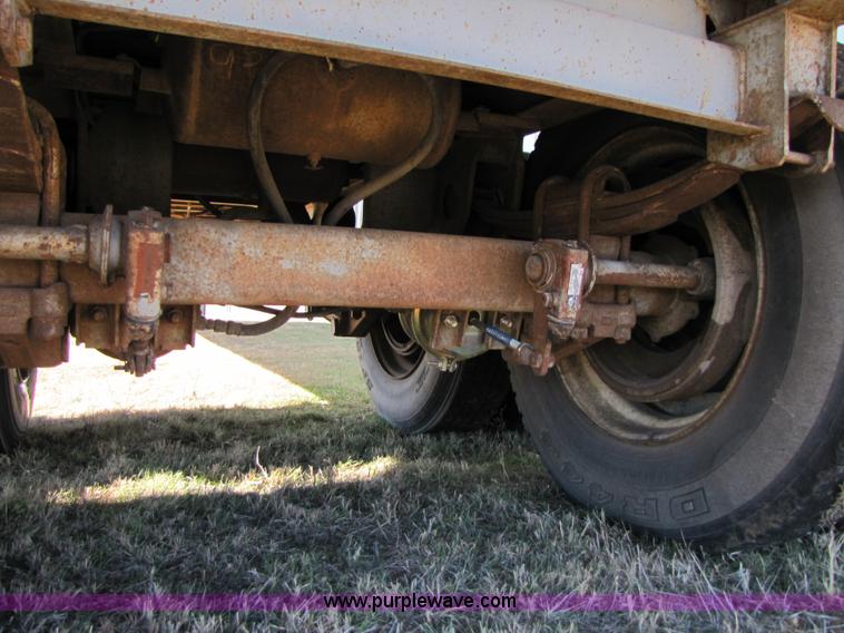 image for item 3567 1981 Fruehauf open top van trailer with tarp