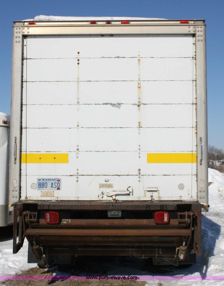 image for item 5005 1992 Ford F-800F box truck