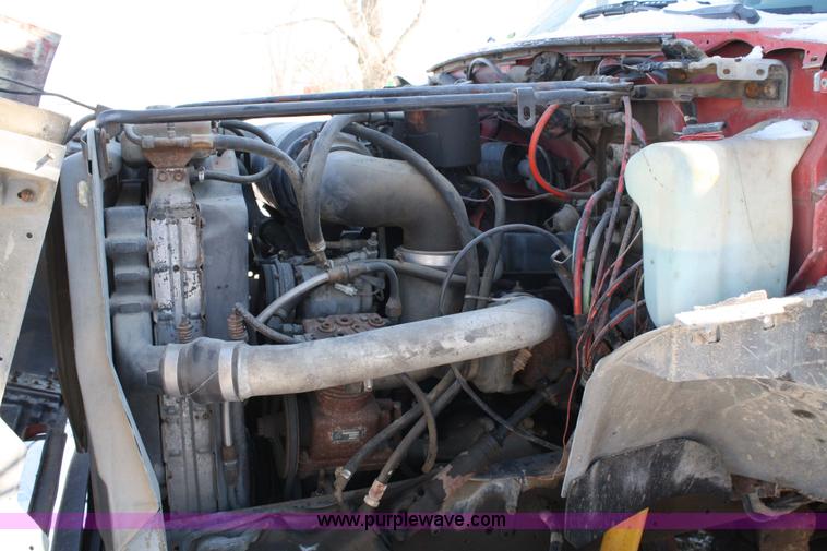 image for item 5005 1992 Ford F-800F box truck