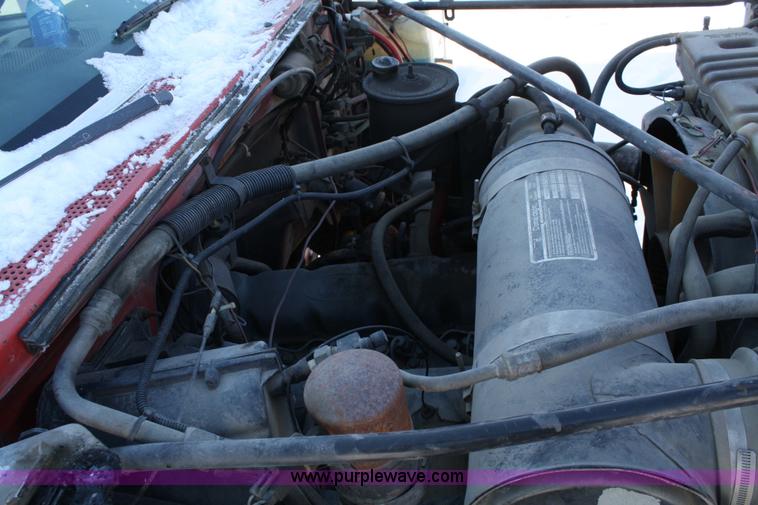 image for item 5005 1992 Ford F-800F box truck