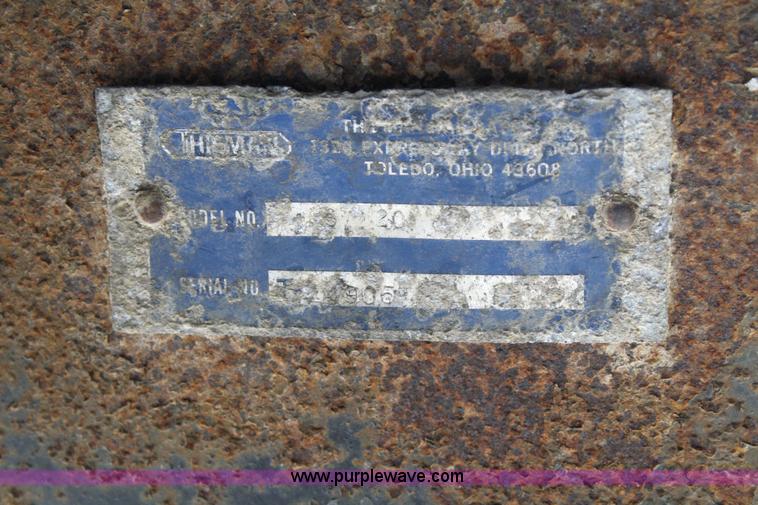 image for item 5005 1992 Ford F-800F box truck