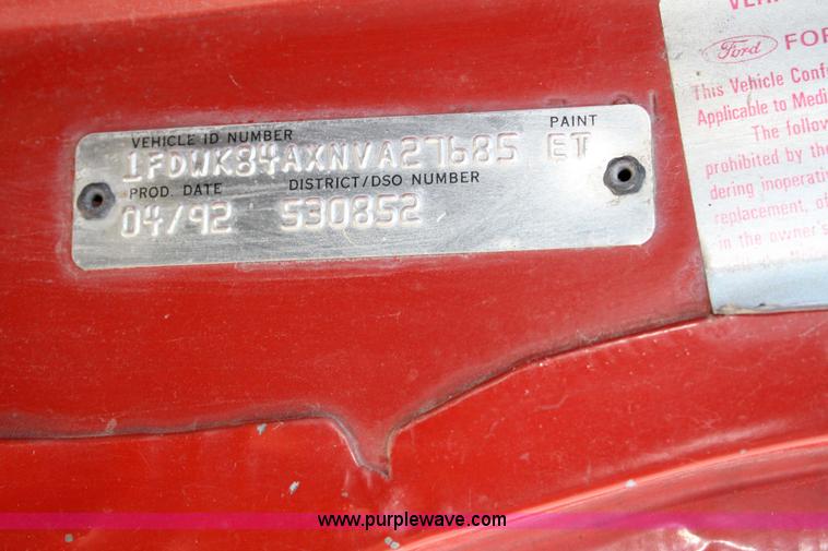 image for item 5005 1992 Ford F-800F box truck