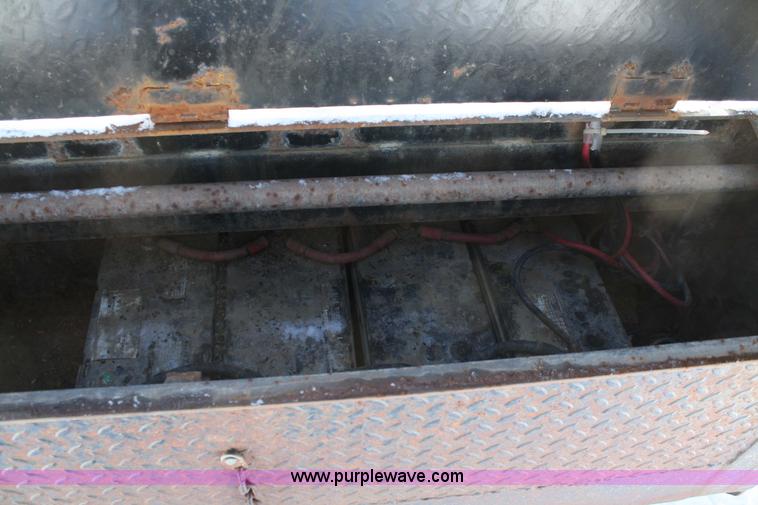 image for item 5014 1995 PJ goose neck flatbed trailer