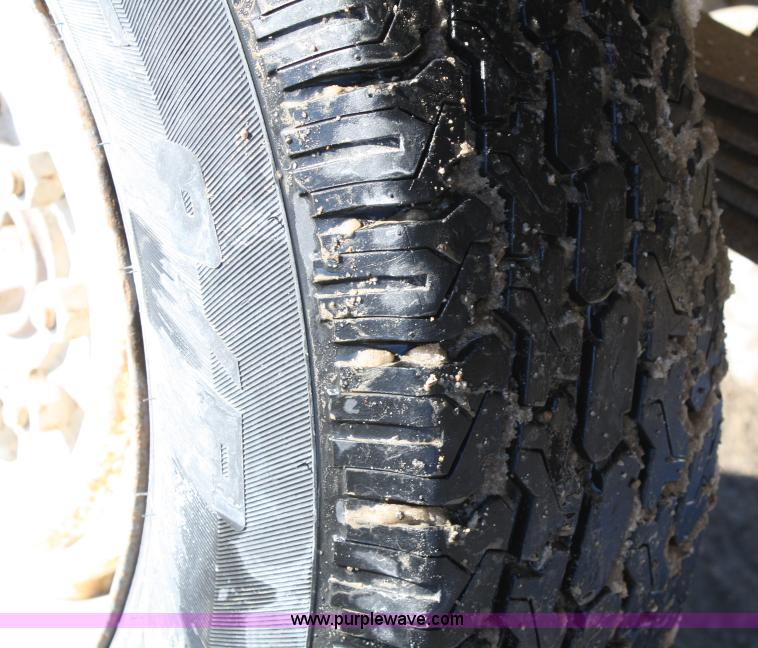 image for item 5027 1986 Ford F-250 XL pickup truck