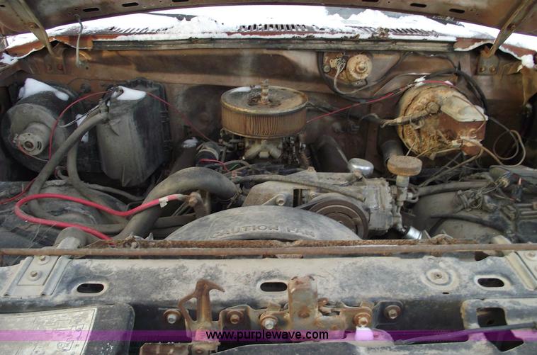 image for item 5526 1982 Ford F-250 pickup truck