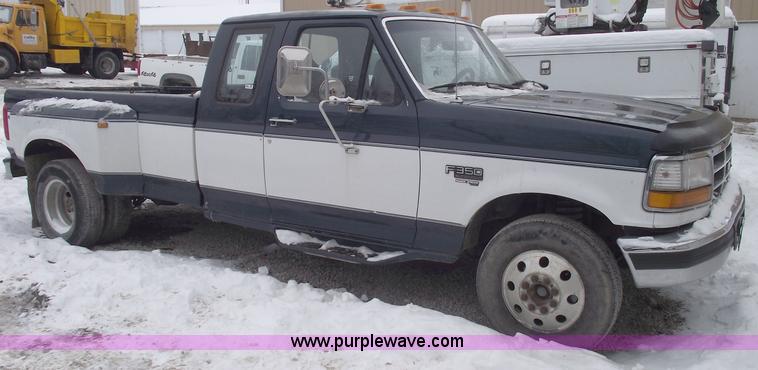 image for item 5527 1997 Ford F350 XLT Supercab pickup truck