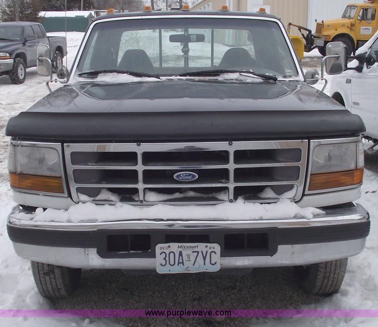 image for item 5527 1997 Ford F350 XLT Supercab pickup truck