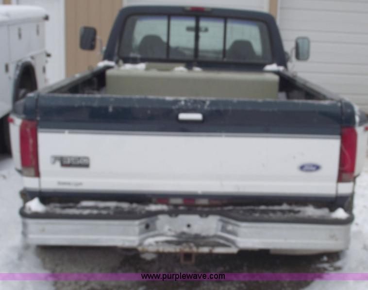 image for item 5527 1997 Ford F350 XLT Supercab pickup truck
