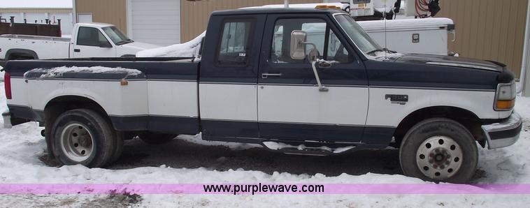 image for item 5527 1997 Ford F350 XLT Supercab pickup truck