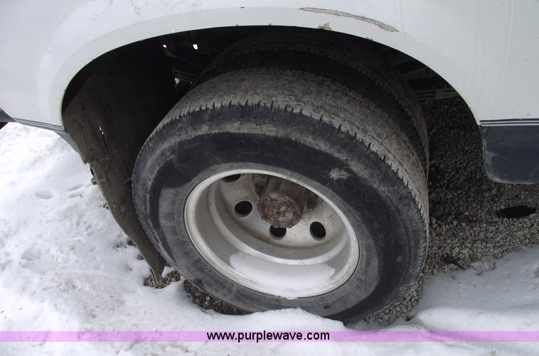 image for item 5527 1997 Ford F350 XLT Supercab pickup truck