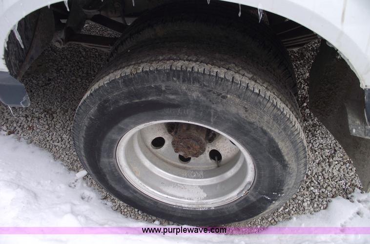 image for item 5527 1997 Ford F350 XLT Supercab pickup truck