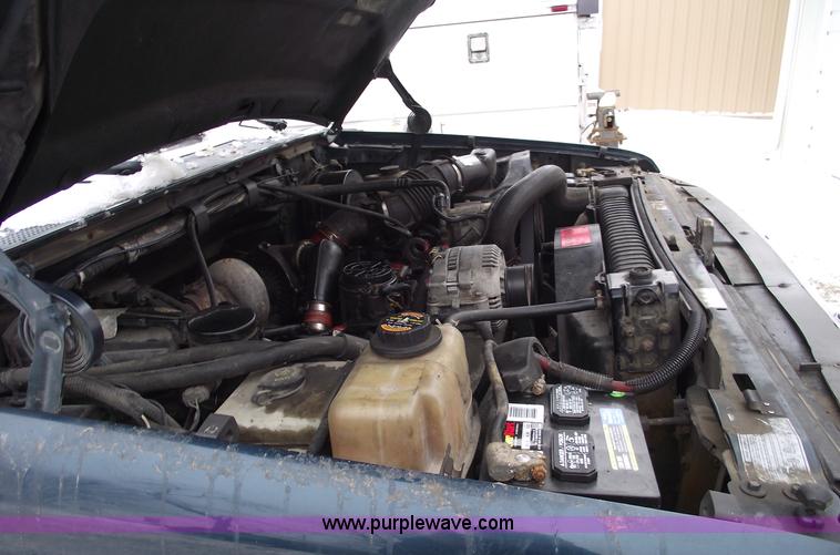 image for item 5527 1997 Ford F350 XLT Supercab pickup truck