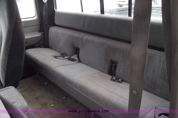 image for item 5527 1997 Ford F350 XLT Supercab pickup truck