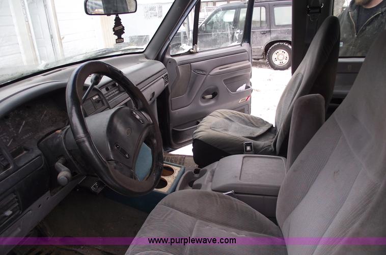 image for item 5527 1997 Ford F350 XLT Supercab pickup truck