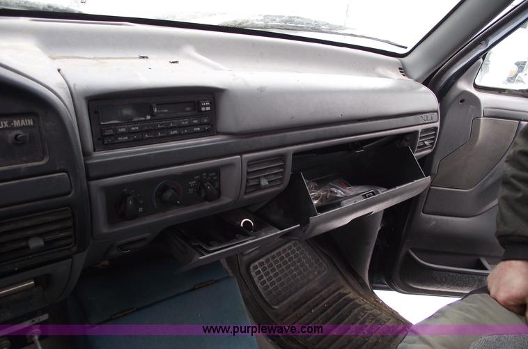 image for item 5527 1997 Ford F350 XLT Supercab pickup truck