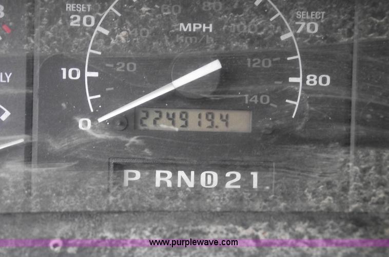 image for item 5527 1997 Ford F350 XLT Supercab pickup truck