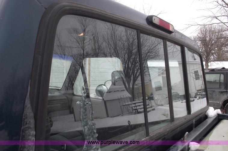 image for item 5527 1997 Ford F350 XLT Supercab pickup truck