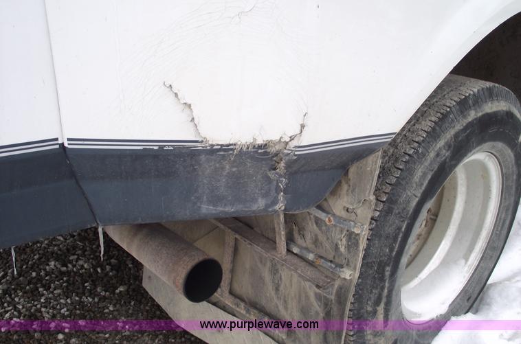 image for item 5527 1997 Ford F350 XLT Supercab pickup truck