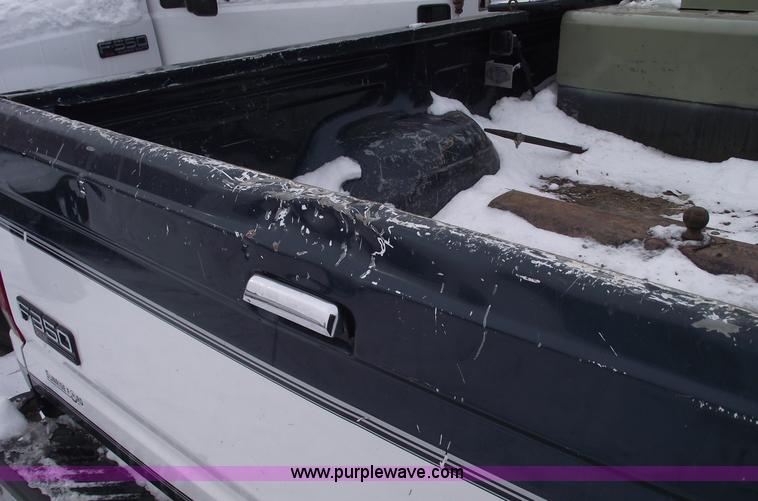 image for item 5527 1997 Ford F350 XLT Supercab pickup truck