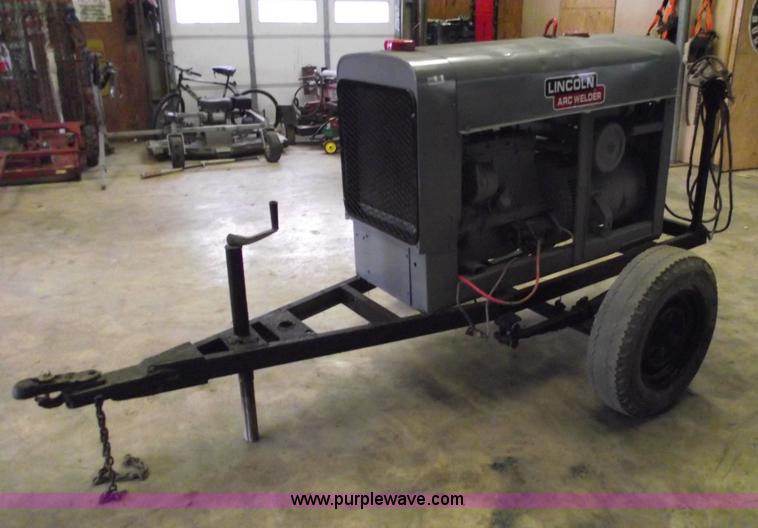 image for item 5529 Lincoln SA200 arc welder with generator