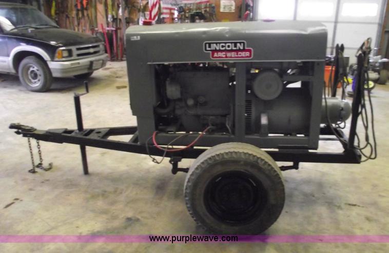 image for item 5529 Lincoln SA200 arc welder with generator