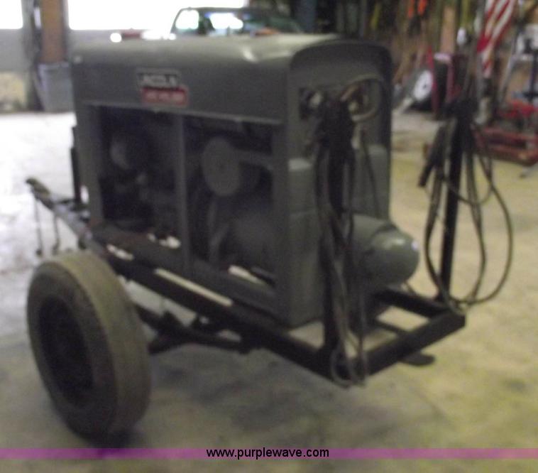 image for item 5529 Lincoln SA200 arc welder with generator