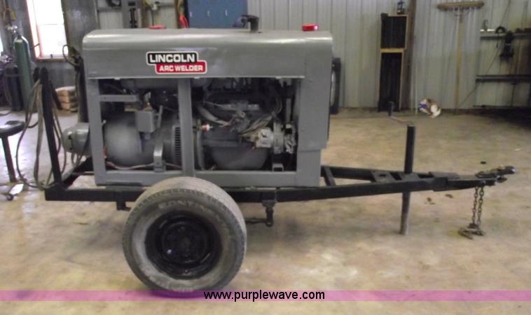 image for item 5529 Lincoln SA200 arc welder with generator