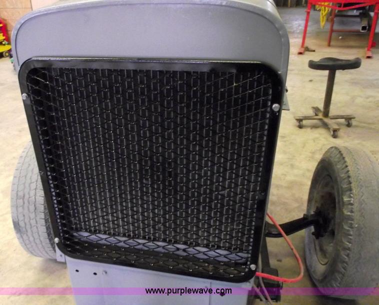 image for item 5529 Lincoln SA200 arc welder with generator