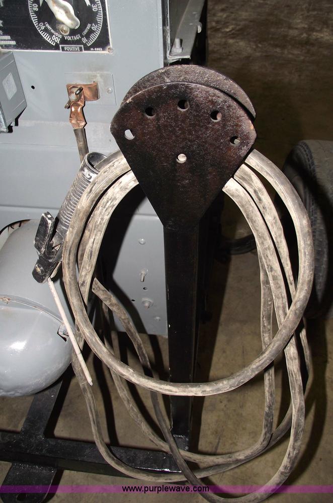 image for item 5529 Lincoln SA200 arc welder with generator