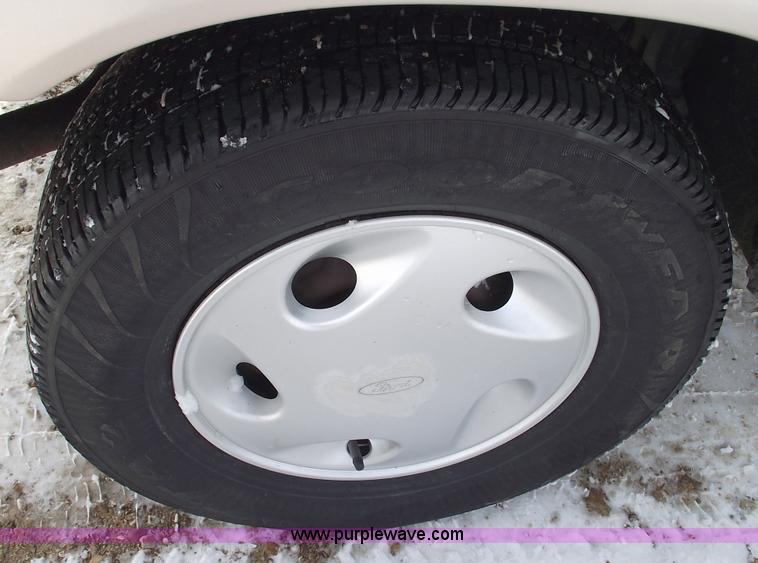 image for item 5533 1994 Ford Aerostar XL seven passenger van