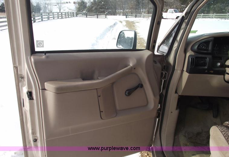 image for item 5533 1994 Ford Aerostar XL seven passenger van