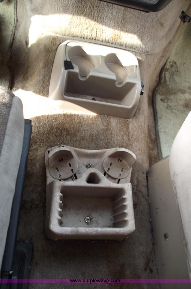 image for item 5533 1994 Ford Aerostar XL seven passenger van