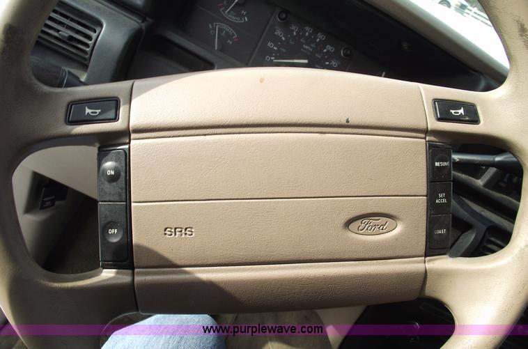 image for item 5533 1994 Ford Aerostar XL seven passenger van