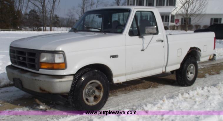 image for item 5535 1996 Ford F150 XL pickup truck
