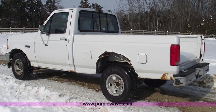 image for item 5535 1996 Ford F150 XL pickup truck