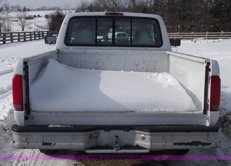 image for item 5535 1996 Ford F150 XL pickup truck